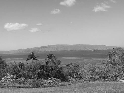 KAHOOLAWE ISLAND ~ MOLOKINI CRATER ~ 3:4