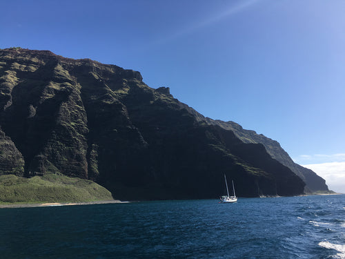 NA PALI COAST CLIFFS ~ SHORELINE SAILBOAT ~ 3:4