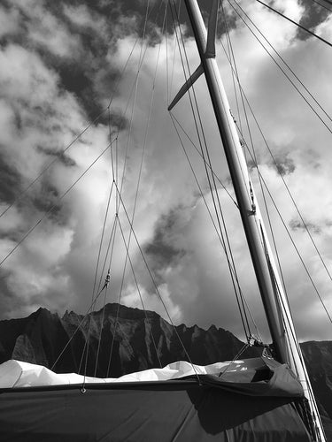 NA PALI COAST ~ HOLO HOLO CHARTER ~ MAST ~ GRAYSCALE ~ 3:4