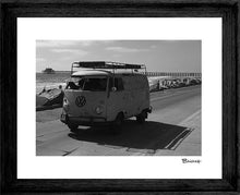 Load image into Gallery viewer, OCEANSIDE ~ STRAND BUS ~ 16x20